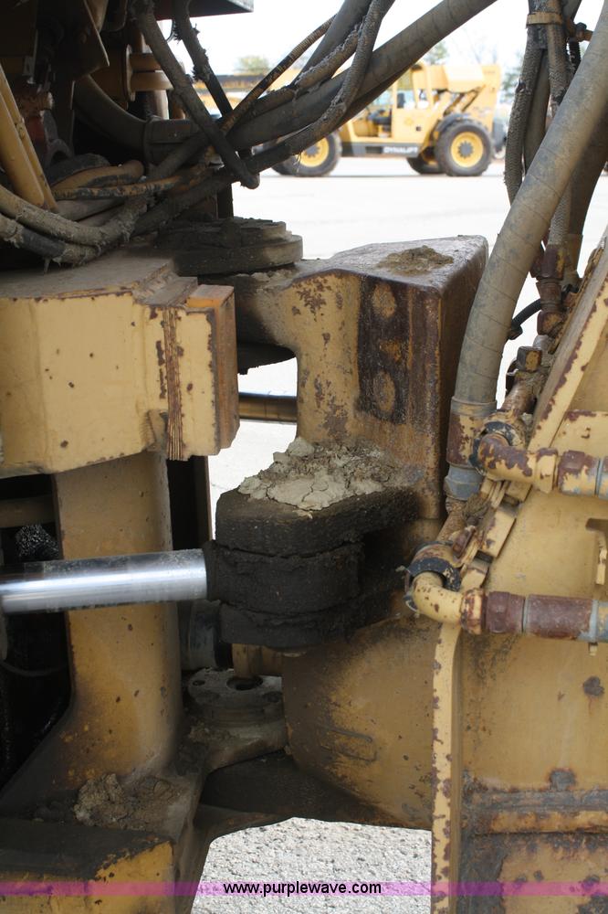 image for item A6521 1987 Caterpillar D350C articulated rock truck