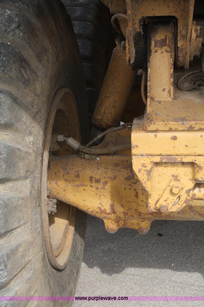 image for item A6521 1987 Caterpillar D350C articulated rock truck