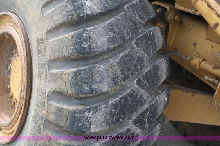 image for item A6521 1987 Caterpillar D350C articulated rock truck