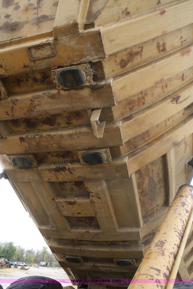 image for item A6521 1987 Caterpillar D350C articulated rock truck