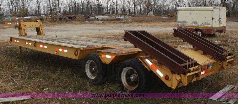 image for item A6539 1998 Holden HLB 36225 fifth wheel trailer