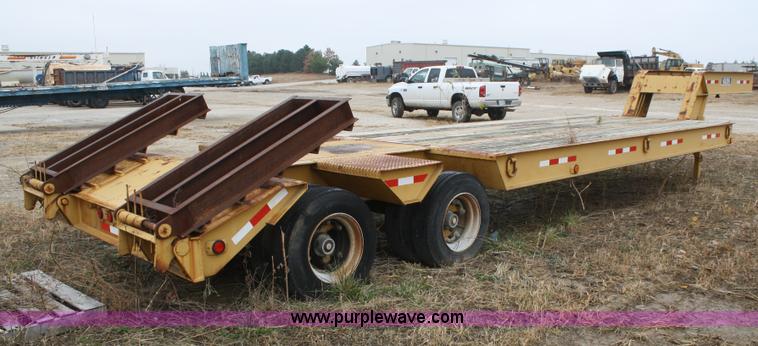 image for item A6539 1998 Holden HLB 36225 fifth wheel trailer