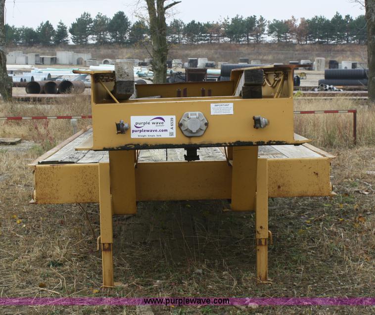 image for item A6539 1998 Holden HLB 36225 fifth wheel trailer