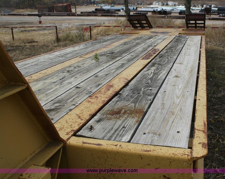 image for item A6539 1998 Holden HLB 36225 fifth wheel trailer