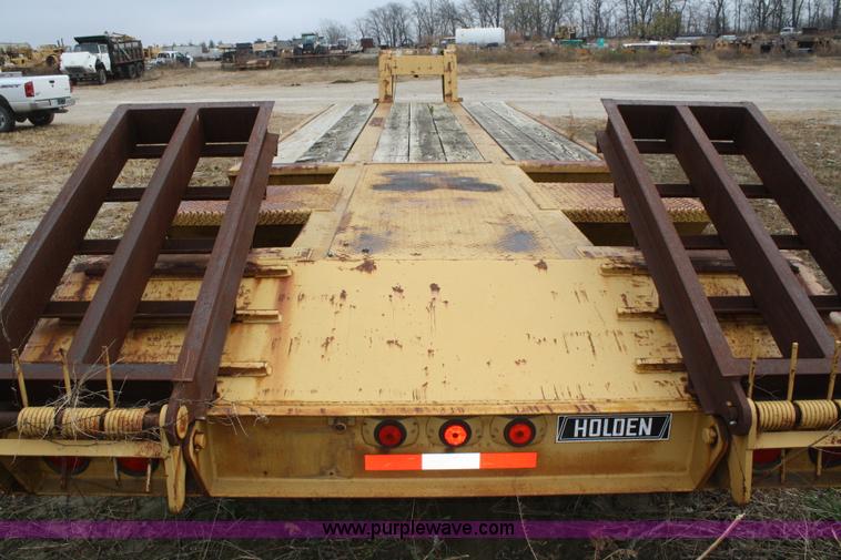 image for item A6539 1998 Holden HLB 36225 fifth wheel trailer