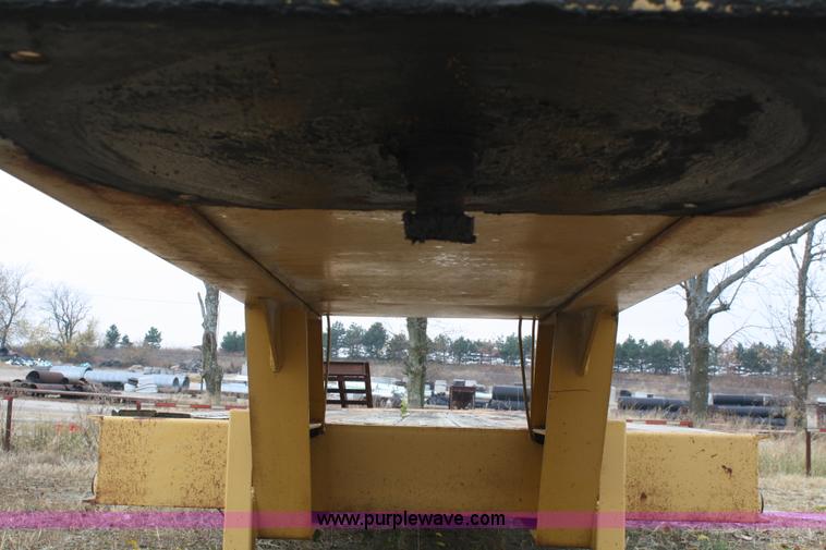 image for item A6539 1998 Holden HLB 36225 fifth wheel trailer