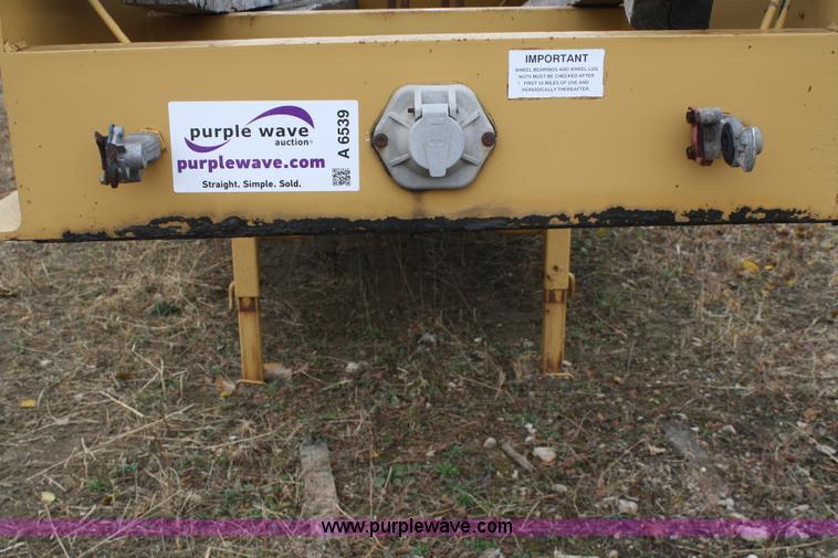 image for item A6539 1998 Holden HLB 36225 fifth wheel trailer