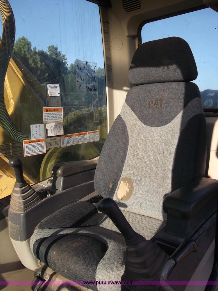 image for item B5029 2005 Caterpillar 330C excavator