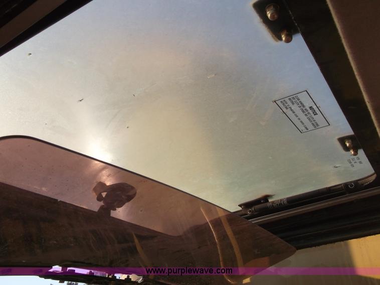 image for item B5029 2005 Caterpillar 330C excavator