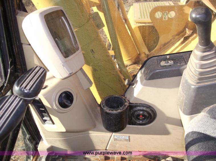 image for item B5029 2005 Caterpillar 330C excavator