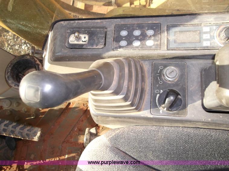 image for item B5029 2005 Caterpillar 330C excavator