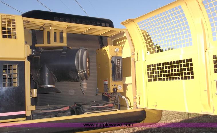 image for item B5029 2005 Caterpillar 330C excavator