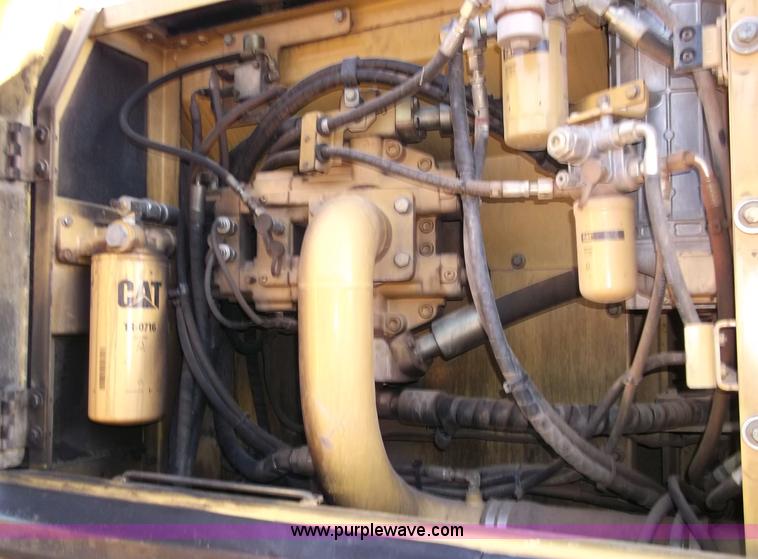 image for item B5029 2005 Caterpillar 330C excavator