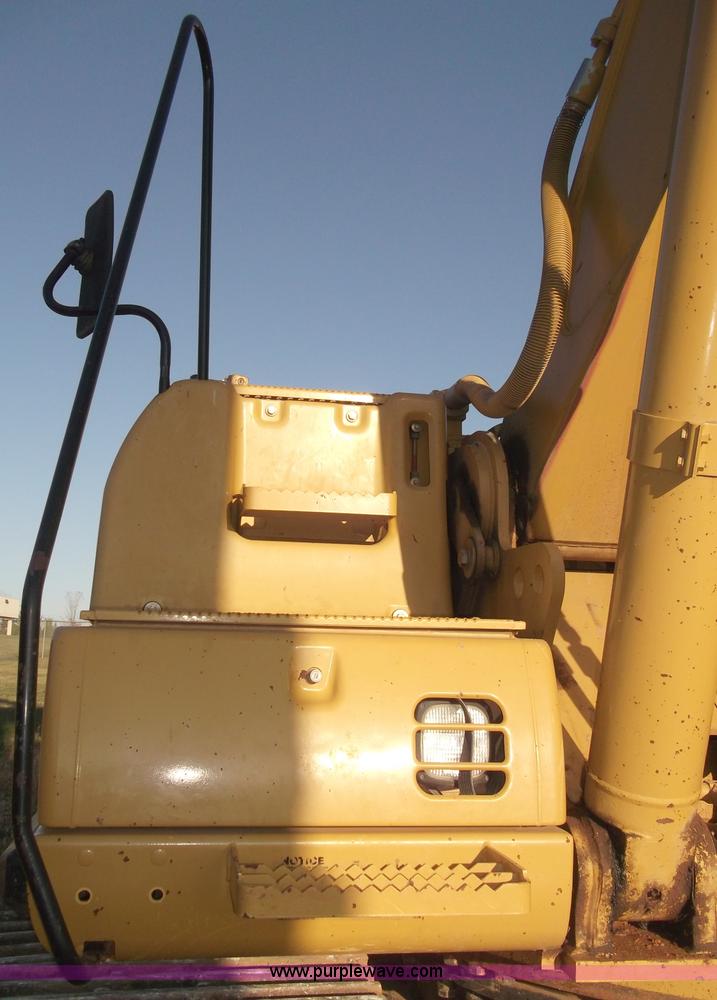 image for item B5029 2005 Caterpillar 330C excavator