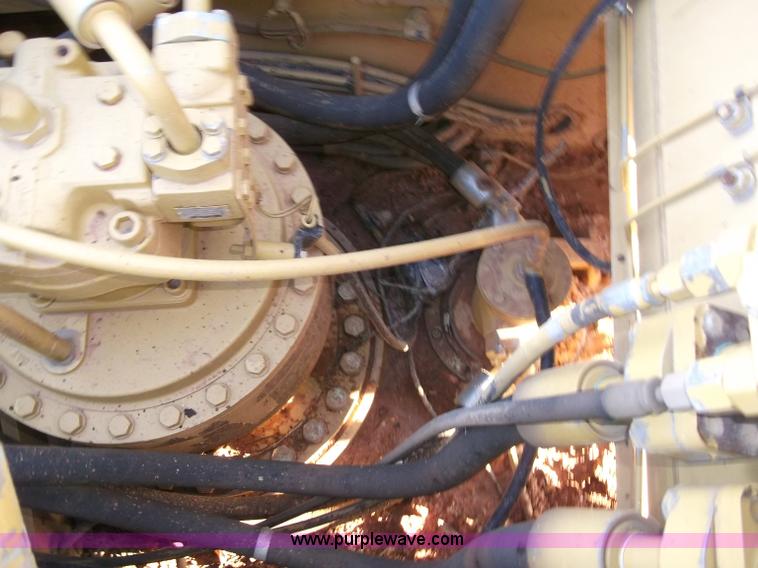 image for item B5029 2005 Caterpillar 330C excavator