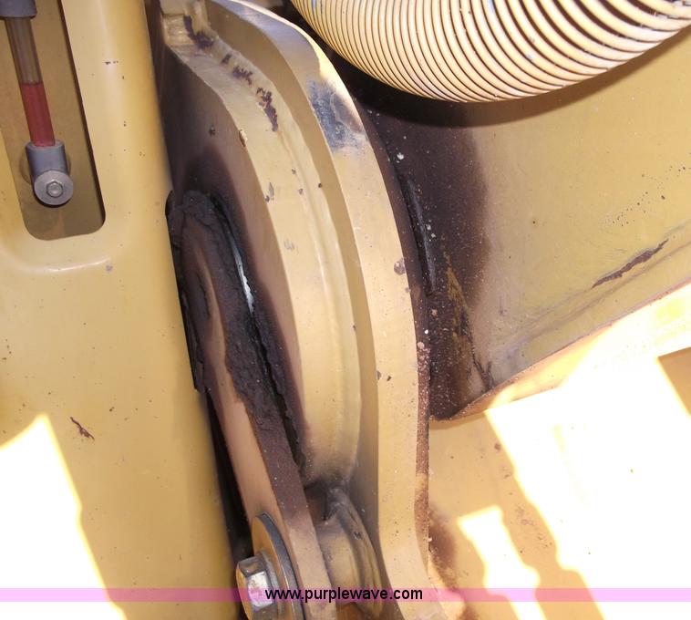 image for item B5029 2005 Caterpillar 330C excavator