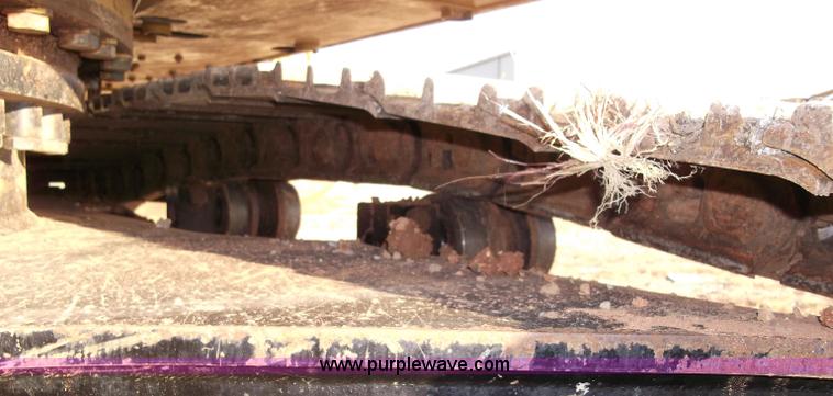 image for item B5029 2005 Caterpillar 330C excavator