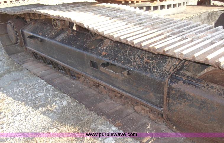 image for item B5029 2005 Caterpillar 330C excavator