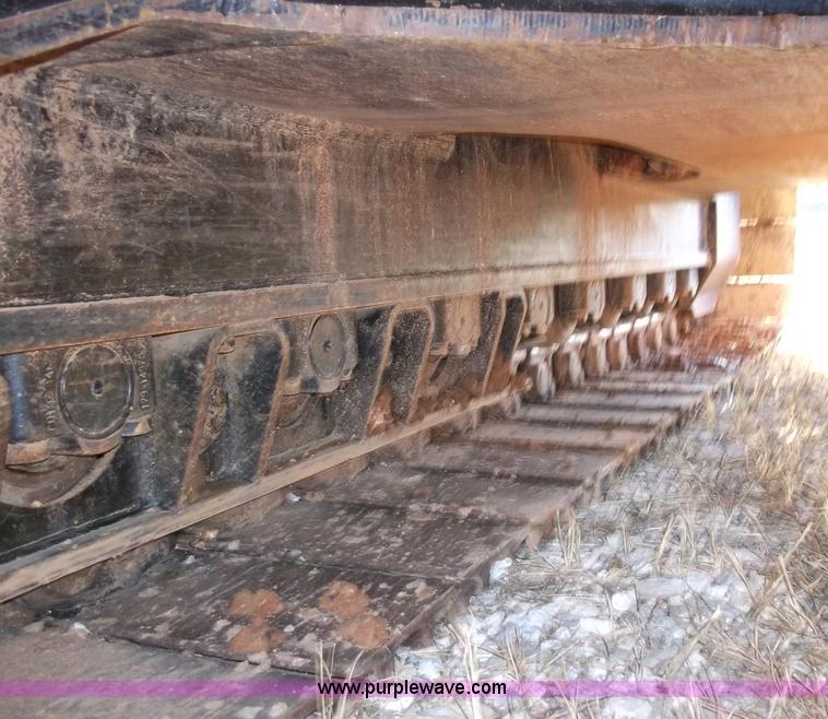 image for item B5029 2005 Caterpillar 330C excavator