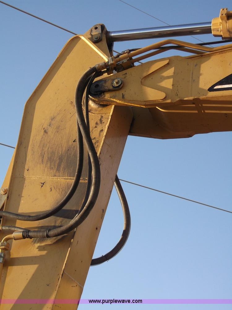 image for item B5029 2005 Caterpillar 330C excavator