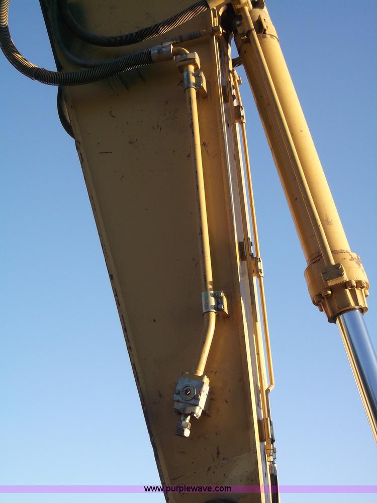 image for item B5029 2005 Caterpillar 330C excavator