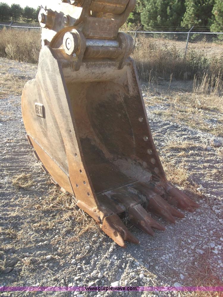 image for item B5029 2005 Caterpillar 330C excavator