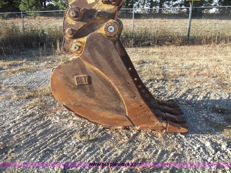 image for item B5029 2005 Caterpillar 330C excavator