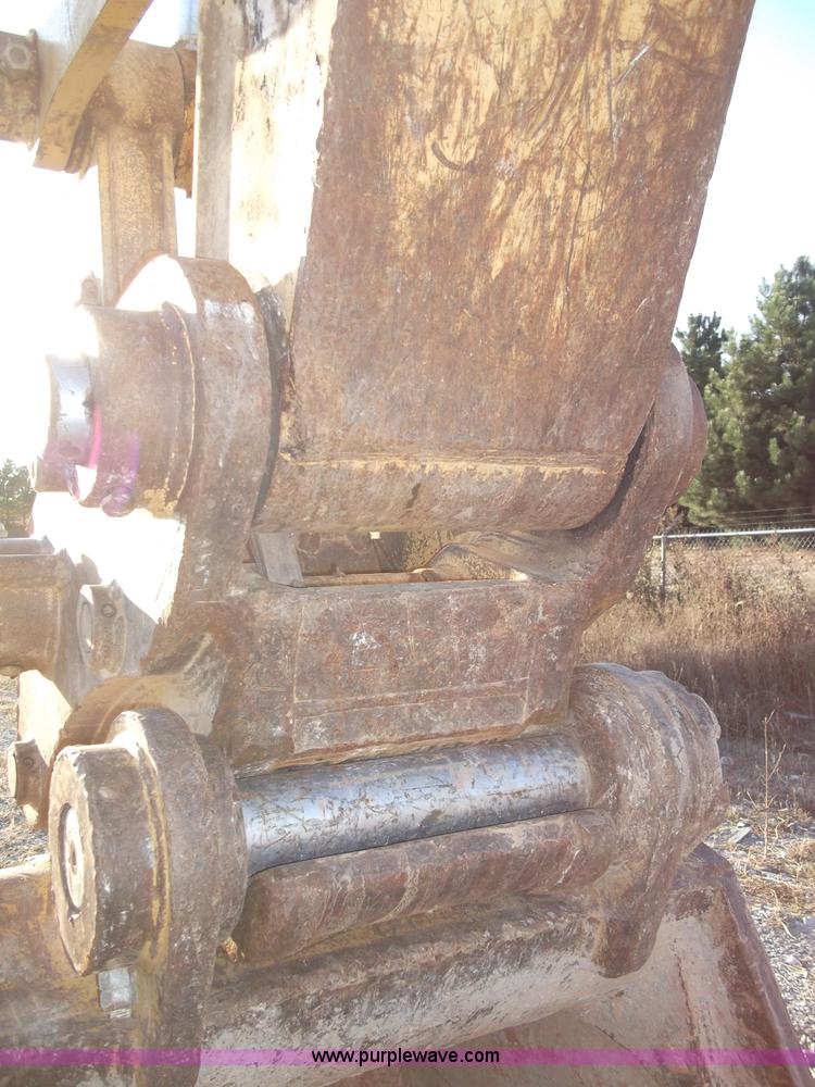 image for item B5029 2005 Caterpillar 330C excavator