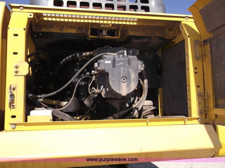 image for item B5032 2005 Komatsu PC400LC-7L Galeo series excavator