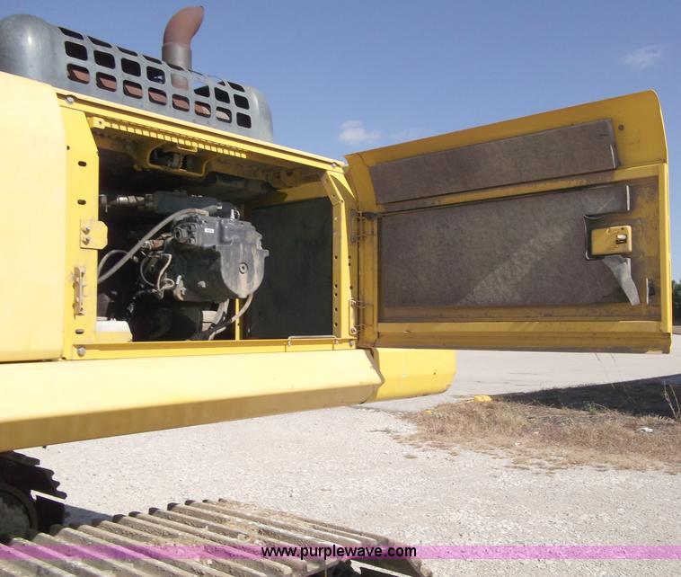 image for item B5032 2005 Komatsu PC400LC-7L Galeo series excavator