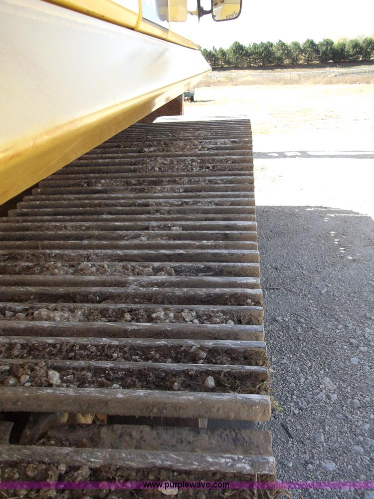 image for item B5032 2005 Komatsu PC400LC-7L Galeo series excavator