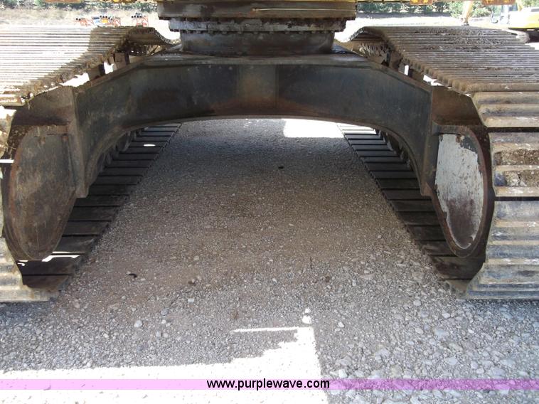 image for item B5032 2005 Komatsu PC400LC-7L Galeo series excavator