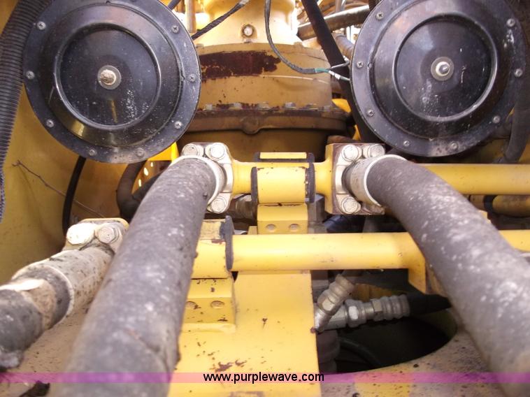 image for item B5032 2005 Komatsu PC400LC-7L Galeo series excavator