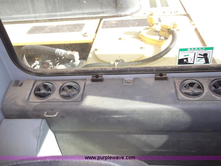 image for item B5033 2005 Komatsu PC400LC-7L Galeo series excavator