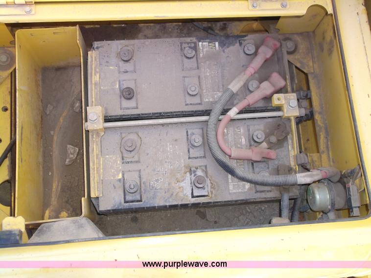 image for item B5033 2005 Komatsu PC400LC-7L Galeo series excavator