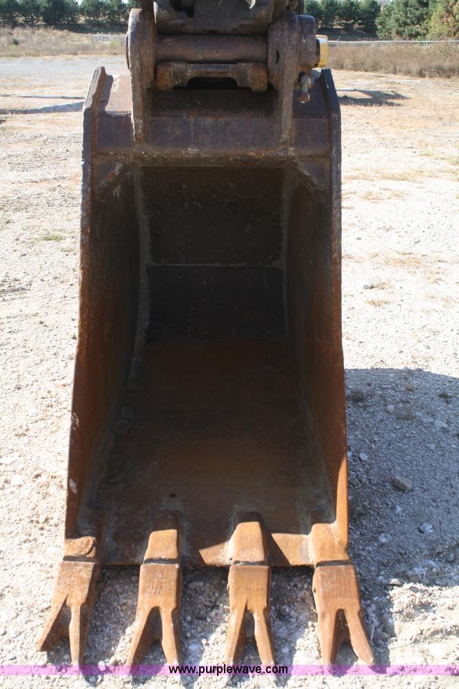 image for item B5033 2005 Komatsu PC400LC-7L Galeo series excavator