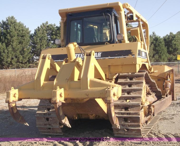 image for item B5035 2002 Caterpillar D6RXL dozer