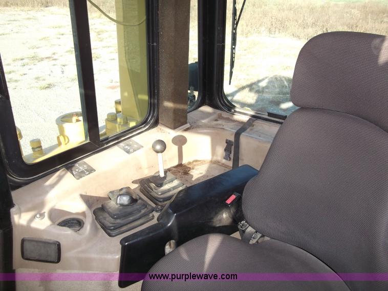 image for item B5035 2002 Caterpillar D6RXL dozer