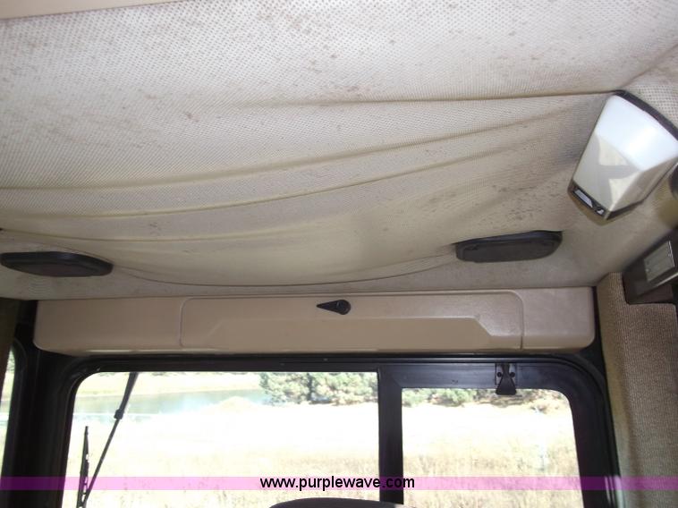 image for item B5035 2002 Caterpillar D6RXL dozer