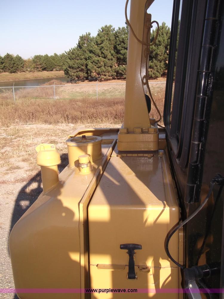 image for item B5035 2002 Caterpillar D6RXL dozer