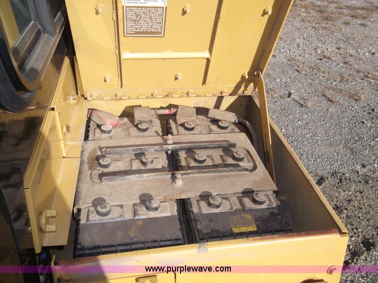 image for item B5035 2002 Caterpillar D6RXL dozer