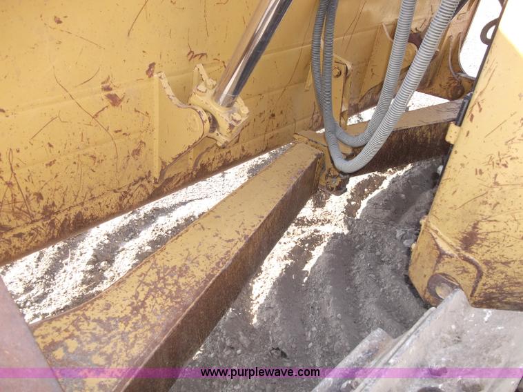 image for item B5035 2002 Caterpillar D6RXL dozer