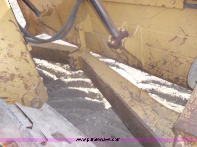 image for item B5035 2002 Caterpillar D6RXL dozer