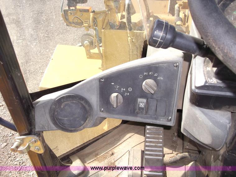image for item B5037 2005 Caterpillar 938G wheel loader