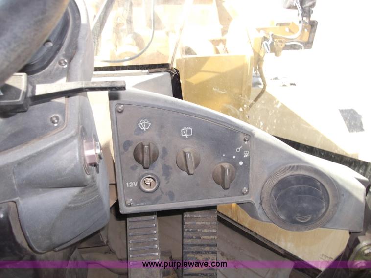 image for item B5037 2005 Caterpillar 938G wheel loader