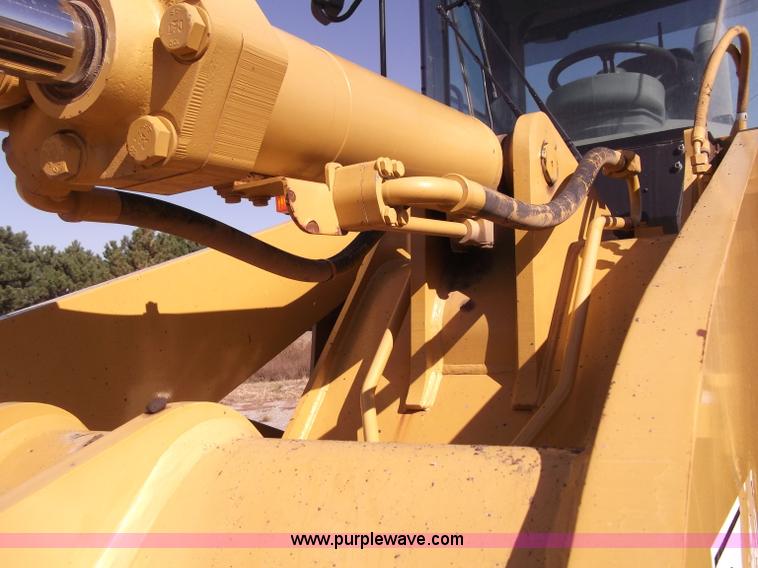 image for item B5037 2005 Caterpillar 938G wheel loader