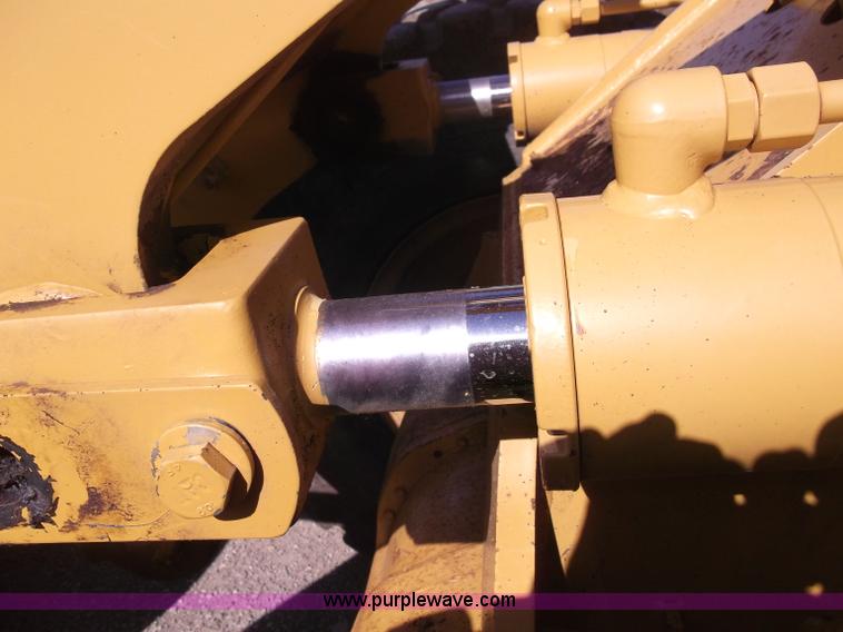 image for item B5037 2005 Caterpillar 938G wheel loader