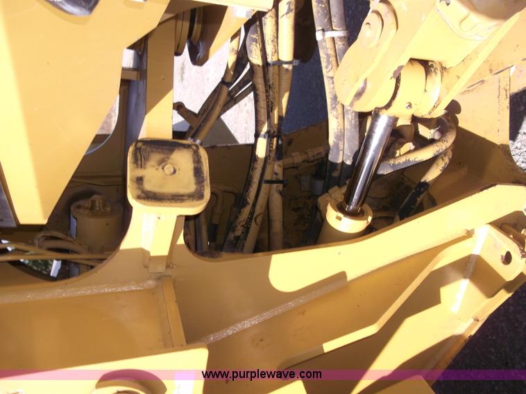 image for item B5037 2005 Caterpillar 938G wheel loader