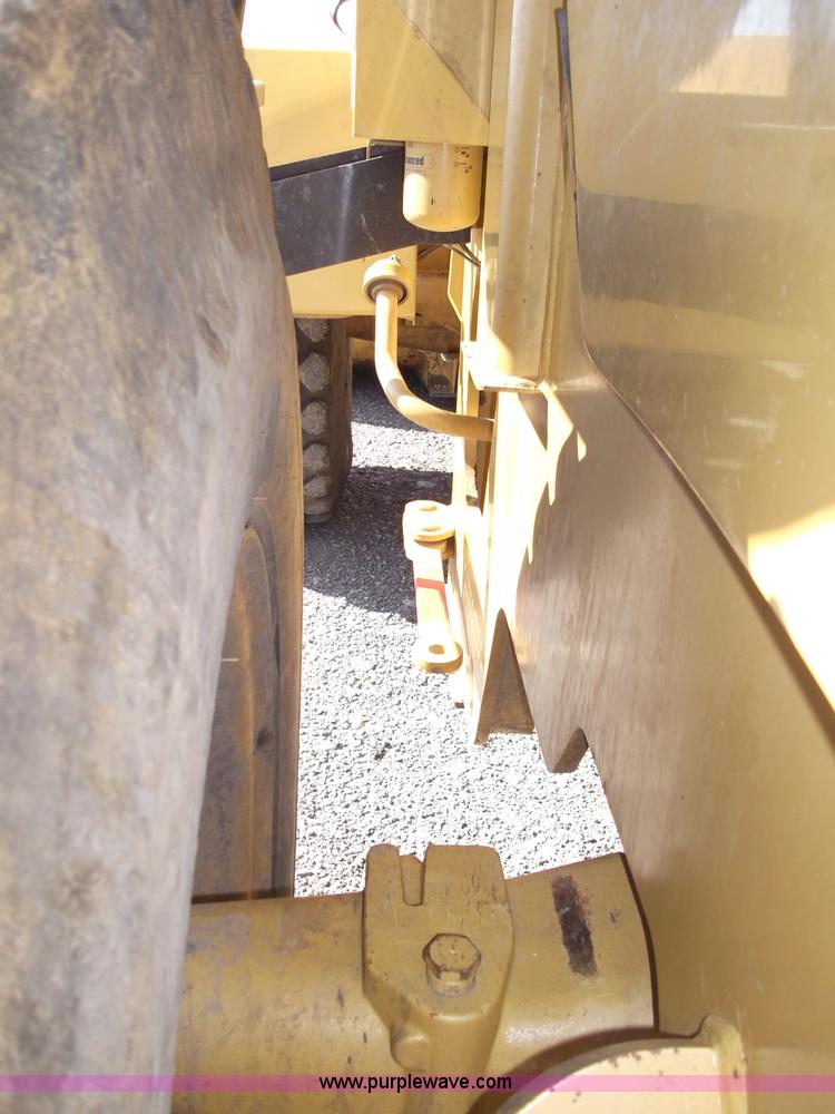 image for item B5037 2005 Caterpillar 938G wheel loader