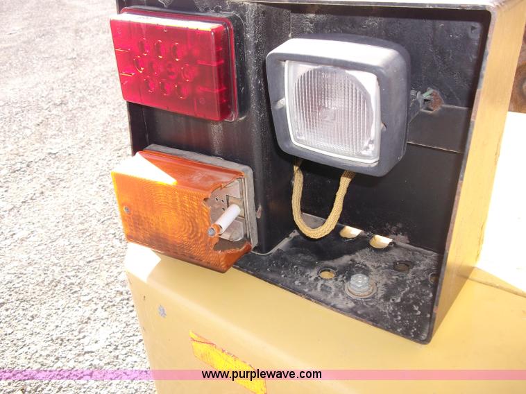 image for item B5037 2005 Caterpillar 938G wheel loader